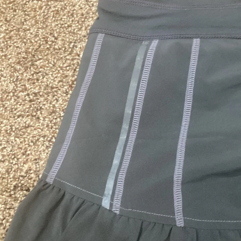 Athleta Women’s Gray Purple Takeoff Flowy Tennis Athletic Skort Skirt Shorts